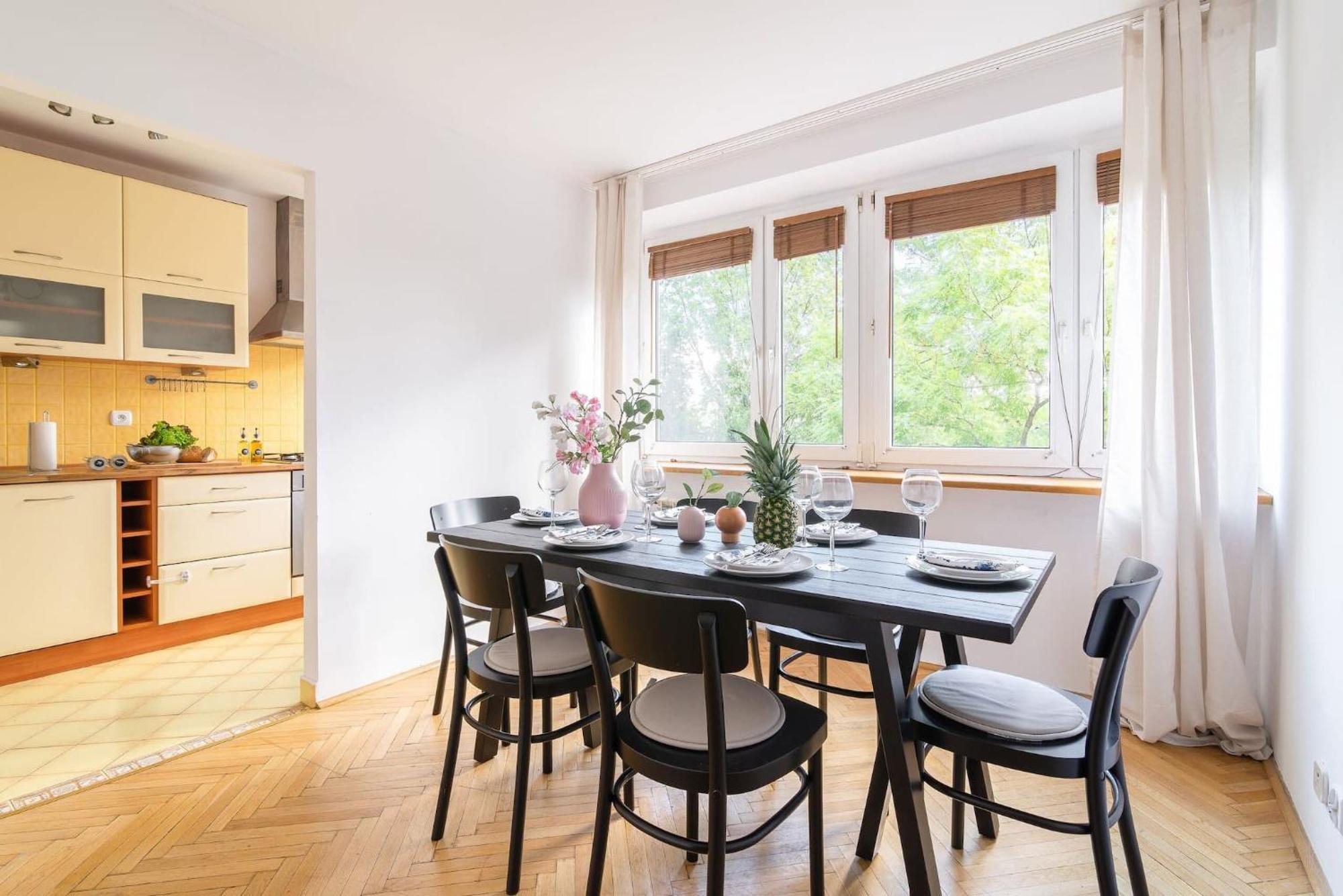 Apartment Smolna 8 - Warm With Balcony By Renters *