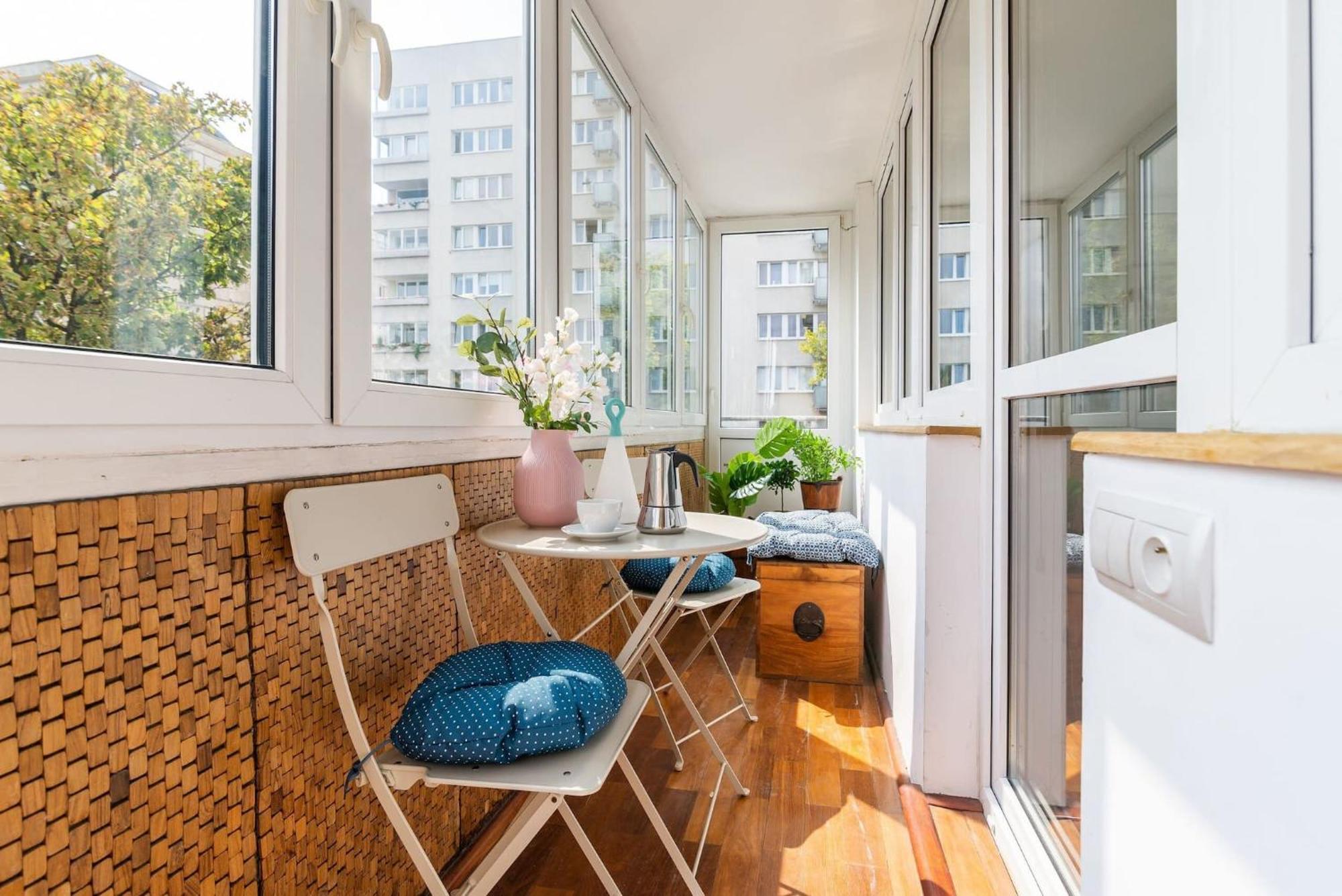 Smolna 8 - Warm With Balcony By Renters Varsavia